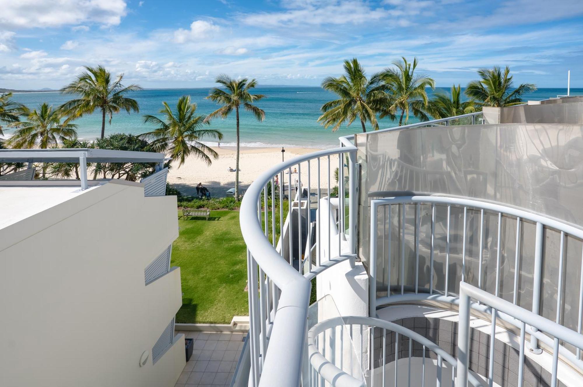 On The Beach Noosa Resort Esterno foto